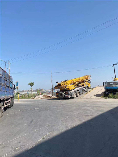 新市区25吨吊车的租赁价格大概是多少？