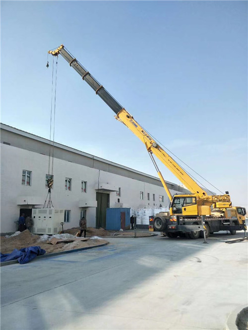 新市区“超载就喊停”—— 吊车的 “重量保镖” 技术