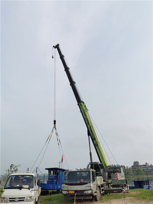 新市区桥梁建设吊装案例